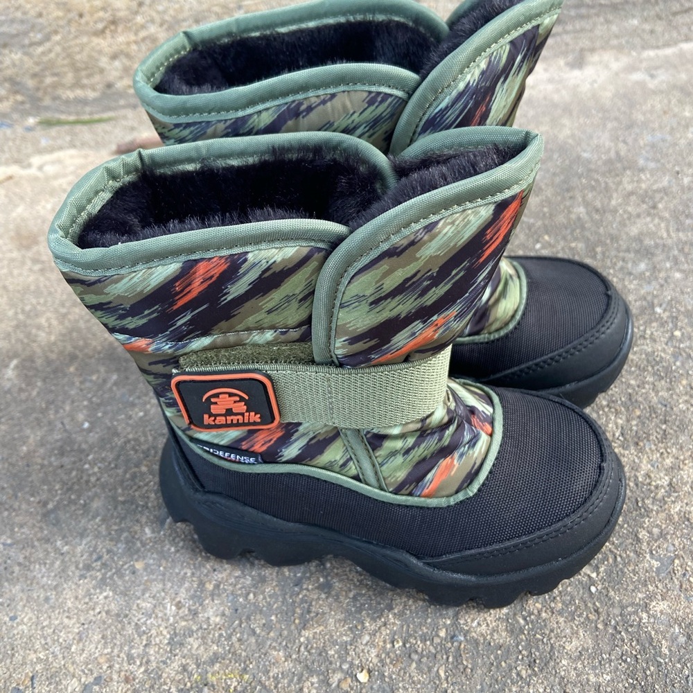 Kamik Kids' Camouflage Boys Winter Snow Boots New Without Tags Size 8